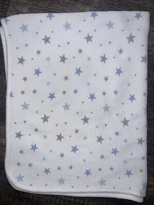 Manta bebé recién nacido tejido gofre blanca con estrellas azules y grises 100 % algodón Foto 1 de 3