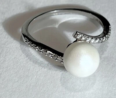 Fragrant Jewels size 8 ring June Pearl w zirconia Rhodium plated - Image 1 of 4