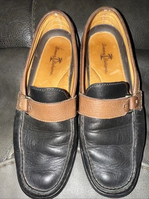 TOMMY BAHAMA MEN'S BLACK WITH ESPRESSO LEATHER SLIP ON LOAFERS SHOES SIZE 8 1/2 - Image 1 of 4