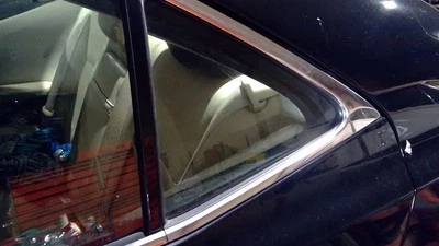 Vidrio de ventilación de puerta trasera para conductor 10-12 LEXUS HS250H Foto 1 de 4