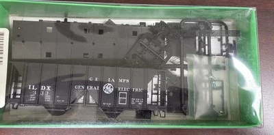 Ho Scale Bowser (2) ACF 70Ton 2Bay Covered Hopper Kit GE Lamps #55657 - Image 1 of 2