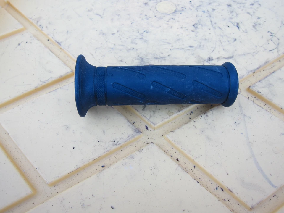 Empuñadura del acelerador derecho Suzuki SV650 2004 OEM Foto 1 de 4