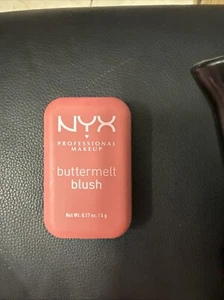NYX Buttermelt Powder Blush Fade BMBL08 GETTING BUTTA *Not Sealed SEE PICS - Bild 1 von 3