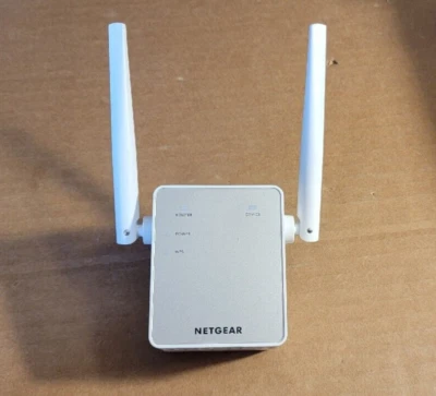Netgear AC1200 Dual-band WiFi Range Extender Model EX6120 - White - Image 1 of 4