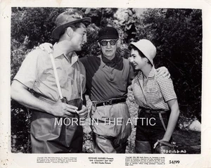 JEAN SIMMONS ROBERT MITCHUM DIRECTOR LLOYD BACON ORIG RKO BTS CANDID STILL - Bild 1 von 1