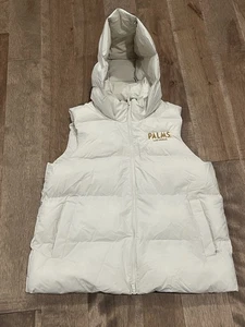 Chaleco acolchado The Palms Casino Las Vegas Mercer + Mettle logotipo grande con capucha para dama - Imagen 1 de 13