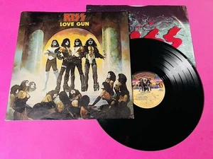 KISS - Love Gun Vinyl LP VG/VG Original Inner Sleeve - Picture 1 of 4