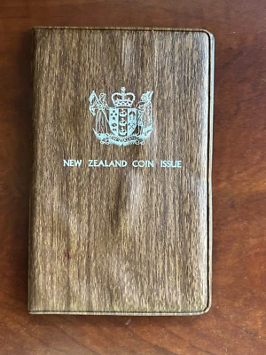 Juego de emisión de monedas de Nueva Zelanda 1977 emitidas por el Tesoro de Nueva Zelanda Foto 1 de 2
