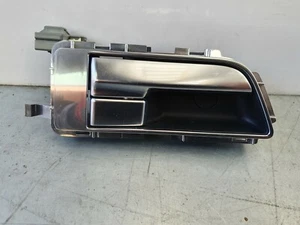 LAND ROVER DISCOVERY4 2010-2016 MANIJA DE PUERTA INTERIOR TRASERA LADO CONDUCTOR - Imagen 1 de 5