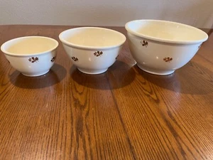 3 VINTAGE HOMER LAUGHLIN KITCHEN KRAFT BOWLS MADE IN USA CREAM W/ GOLD FLORAL - Picture 1 of 17