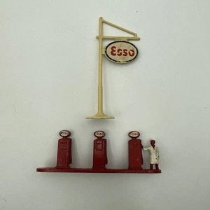 VINTAGE MATCHBOX MOKO LESNEY ESSO GAS STATION ACCESSORY PACK NO. 1 - Picture 1 of 15