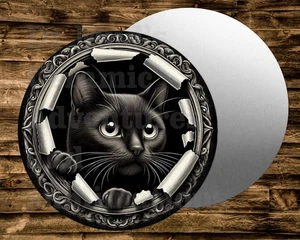 Gato negro pico a través de coronas de letrero redondo manualidades miniaturas - Imagen 1 de 1