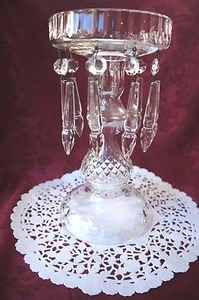 EXQUISITER VINTAGE HOHER GLAS KERZENSTÄNDER MIT KRONLEUCHTER TROPFEN - Bild 1 von 4