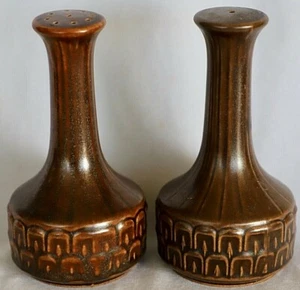 Vintage Retro Wedgwood Pennine Salt and Pepper Shakers with plugs - Bild 1 von 4