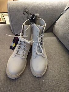 No Boundaries Women's Tan Combat Boots Memory Foam Size 6 NEW WITHOUT BOX - Picture 1 of 6