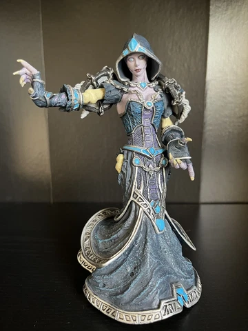 World of Warcraft - Series 8 Action Figure - Confessor Dhalia - *NO STAND* Cover