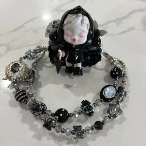 replica Popmart Phone cliper, Skullpanda unique phone charm, Phone Clip, Holder - Afbeelding 1 van 5