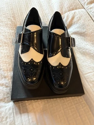 Zapatos Marc Fisher blanco y negro Foto 1 de 4