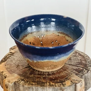 Salt Glaze Studio Pottery Berry Colander - Picture 1 of 8
