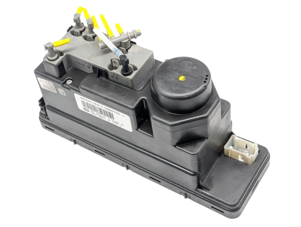 Pompa di chiusura centralizzata Mercedes Benz Classe E 2088000348 - Immagine 1 di 4