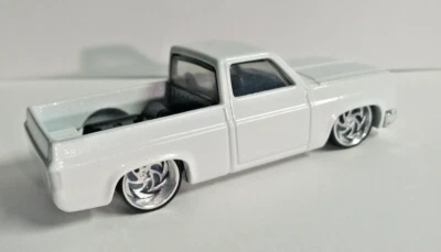 SOLO RUEDAS PERSONALIZADAS SIN CAMIÓN CABE 83 SILVERADO HOT WHEELS 1/64 NUEVO 1E CROMADO Foto 1 de 4