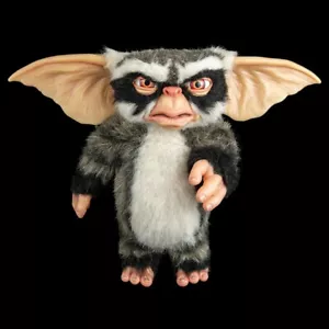 DELUXE LIFESIZE GREMLINS * GEORGE * MOGWAI COLLECTABLE FIGURE DISPLAY PROP RARE - Picture 1 of 12