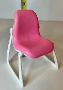 Sedia da pranzo vintage 1977 Barbie casa dei sogni rosa manca barra incrociata più sedile extra - Foto 1 di 5