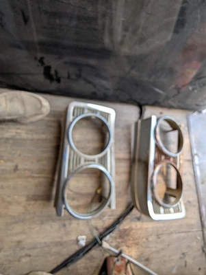 Ford Fairlane 1969 biseles de faros laterales R&L Foto 1 de 4