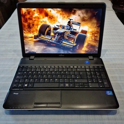 Fujitsu Lifebook A512, i3, 15.6 ", Windows 10, 128Gb SSD, 6Gb RAM, Charger (F07) - Image 1 of 4