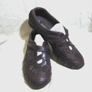 🩰 Skechers V-Strap Biker Flats sz 10 M Brown Leather; Studded Details  - Picture 1 of 12