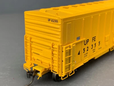 HO InterMountain R-70-15 Mechanical Reefer UPFE #452355 34752-08 - Image 1 of 4