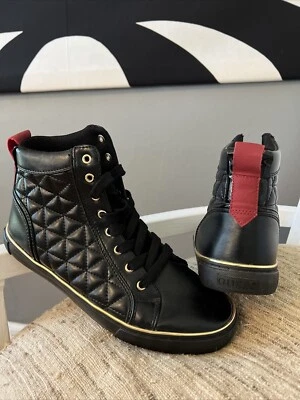 Guess Zapatillas Acolchadas Bota Alta con Acentos Dorados y Rojos 8 EE. UU. 41 EUR Y2K Foto 1 de 4