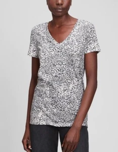 NWT Gap Factory Women's Favorite Print T-Shirt in Gray Multi Animal • Small - Picture 1 of 2
