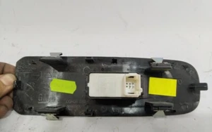 98044803ZD commande léve-glace arrière droit pour OPEL ASTRA L SPORTS TOURER - Photo 1/4