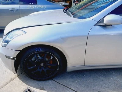 03-07 INFINITI G35 cupé guardabarros delantero plateado/KY0 OEM 63101AM830 Foto 1 de 4