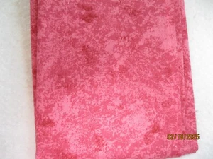 Shades of red splashes of color from Springs 1/2 yard - Picture 1 of 1