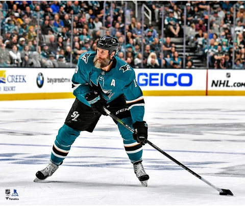 Joe Thornton San Jose Sharks Unsigned Teal Jersey Shooting 20x24 Photo Cover