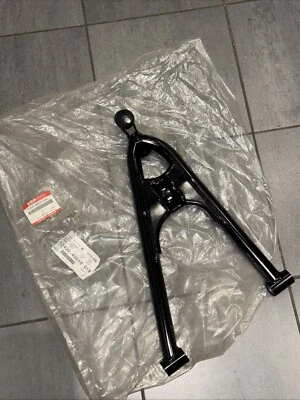 GENUINE SUZUKI LOWER LEFT WISHBONE LTR450 52420-45G10-019 - Image 1 of 4