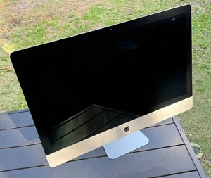 Apple iMac 27 inch, i7 4.2 GHZ, 2TB SSD, 64gb RAM, 2TB SSD, RadeonPro 580 8gb - Picture 1 of 16