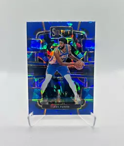Joel Embiid - 2023-24 Select Blue Cracked Ice Prizm #4 - Philadelphia 76ers - Picture 1 of 2