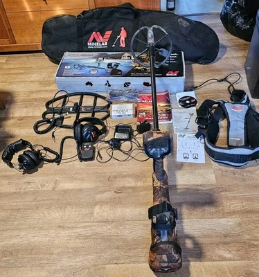 Minelab CTX 3030 many accessories excellent condition - deep metal detecting - Image 1 of 4