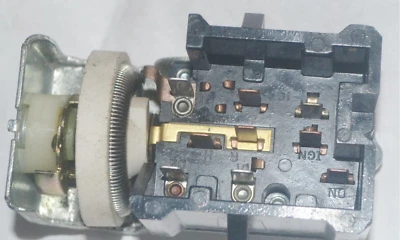 ПЕРЕКЛЮЧАТЕЛЬ ФАР FORD B600 FORD F600 FORD F650 FORD F750 FORD F800 НОВЫЙ - Изображение 1 из 4