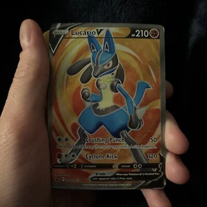 Lucario V SWSH213 Sword & Shield Promo Card - Picture 1 of 2