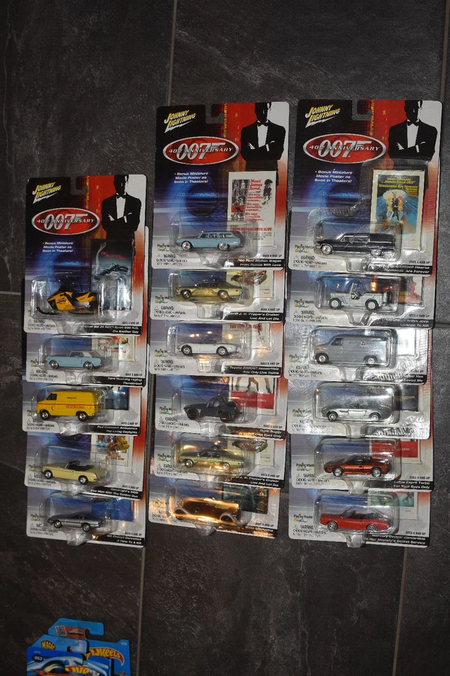 Johnny Lightning James Bond 007 40th anniversary cars take your pick - Image 1 of 1