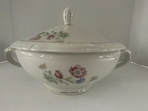 Bareuther Bavaria Germany Casserole with Lid. 15 35 Flowers Floral Gold Trim - Foto 1 di 19
