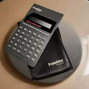 Ortografía Franklin Computer Spelling Ace PS-99 de colección con estuche 1988 negro - Imagen 1 de 12