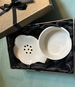 Vintage TEA STRAINING SET...in box...Unmarked - Picture 1 of 4