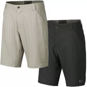 Oakley Men's Stanley Pin Stripe O-Hydrolix Quick Dry Fabric 10.5" Golf Shorts - Picture 1 of 4