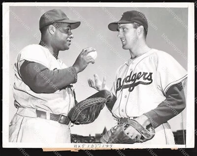 Roy Campanella Carl Erskine Dodgers beisebol 7x 9" fotografia original 1953 J22 - Imagem 1 de 2