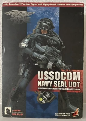 HOT TOYS 1/6 SCALE USSOCOM NAVY SEAL UDT 2005 (in Wet Diver Suit) - Image 1 of 4